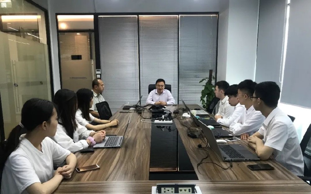荟聚雷火电竞app
信息、开启向上人生-2020届雷火电竞app
英才班开营